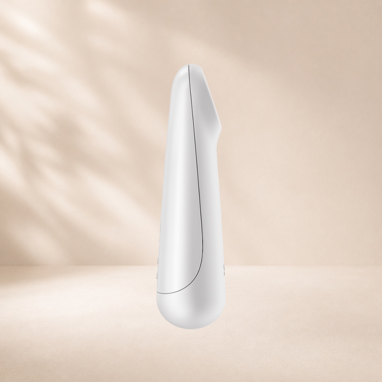 Satisfyer Ultra Power Bullet 3 - White — Broad buzzy, flat beveled tip