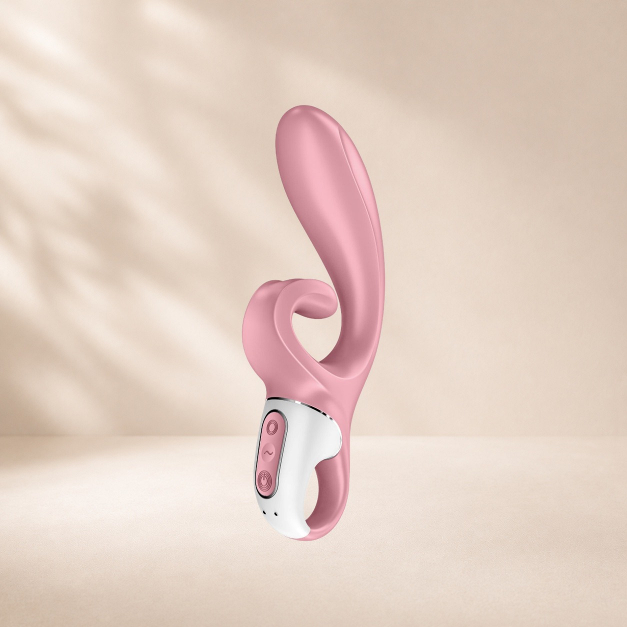 Satisfyer Hug Me - Pink — Tongue-shaped tip, approaches from above; two motors