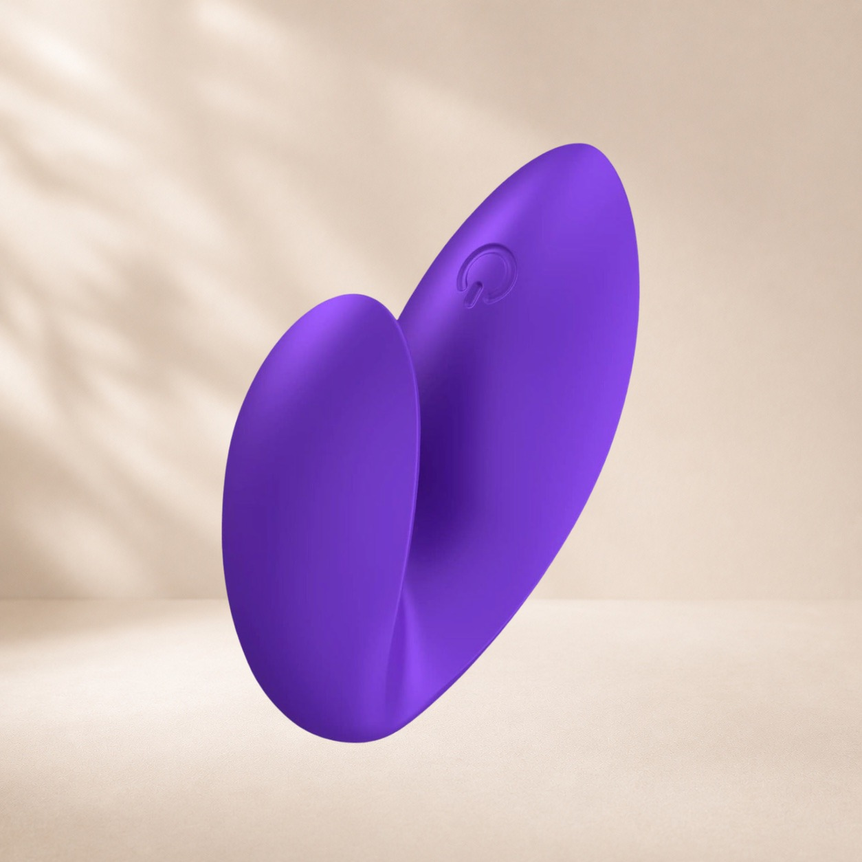 Satisfyer Love Riot - Purple — Finger-worn design, precise control