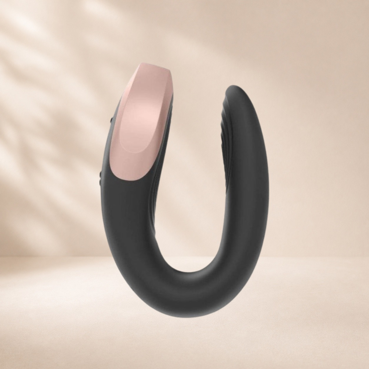 Satisfyer Double Love - Black — Worn during sex, black silicone with gold detail